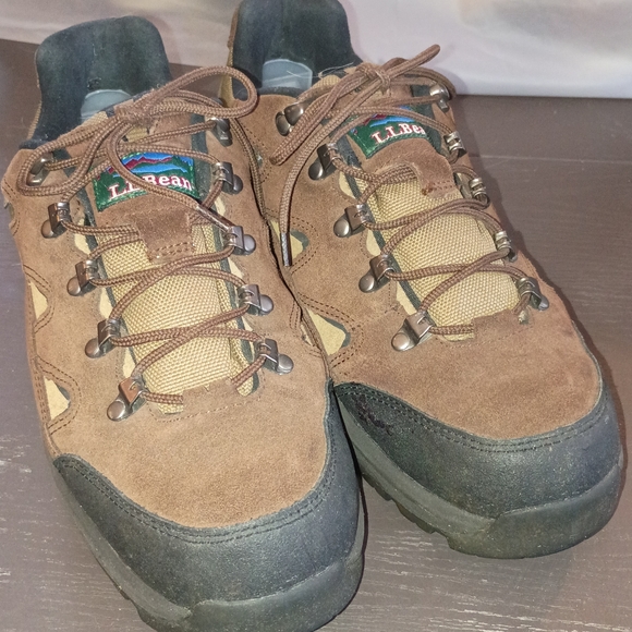 L.L. Bean Men\'s Brown and Black Hiking Boots. Nicey Worn. Soles Intact!! main image 5